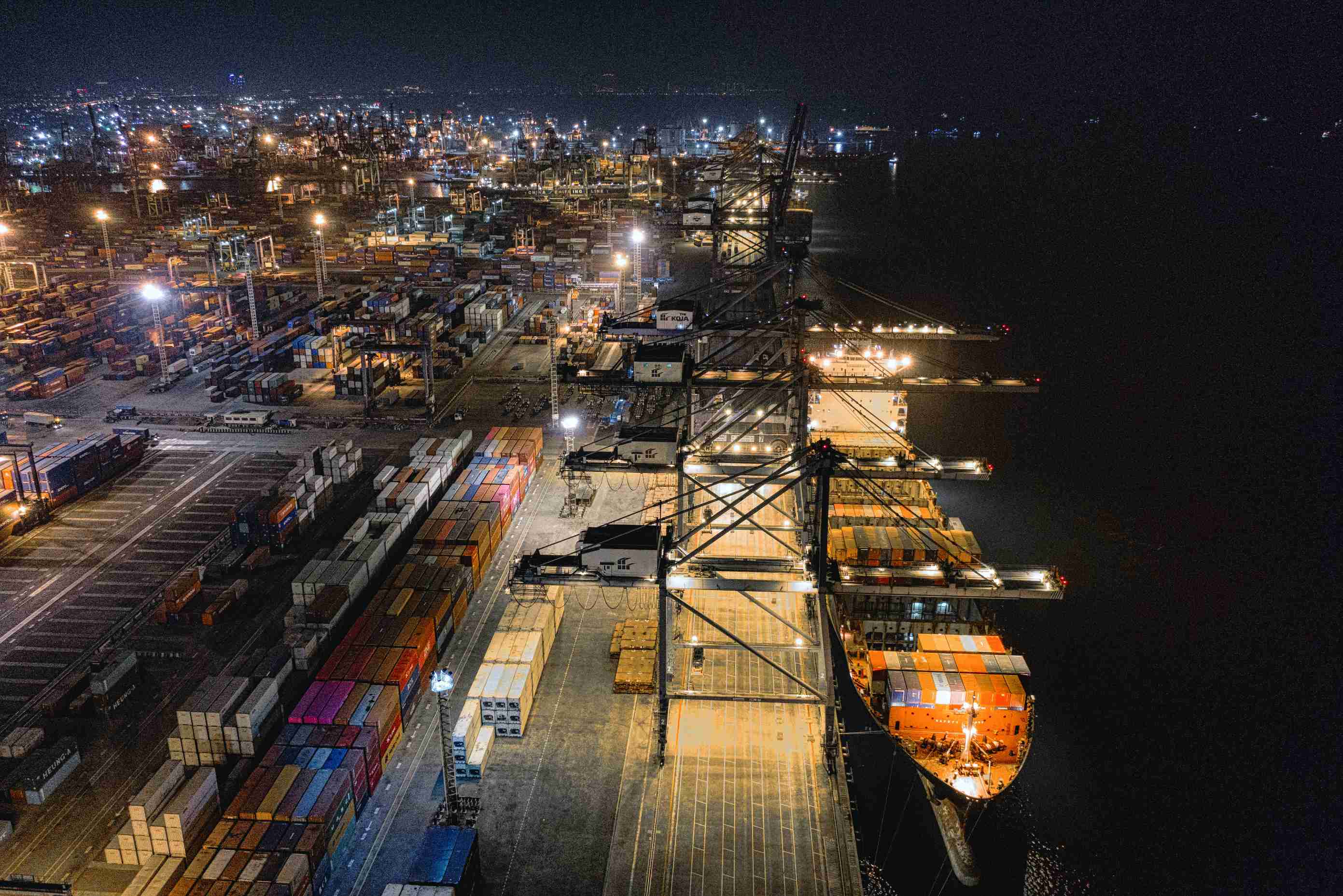 天津海關多項舉措助力外貿發展 今年前11月京津冀出口1.18萬億元，增長26%
